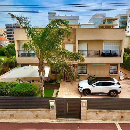 Sokolov Vacation Boutique Apartments By The Sea In 纳哈里亚 外观 照片